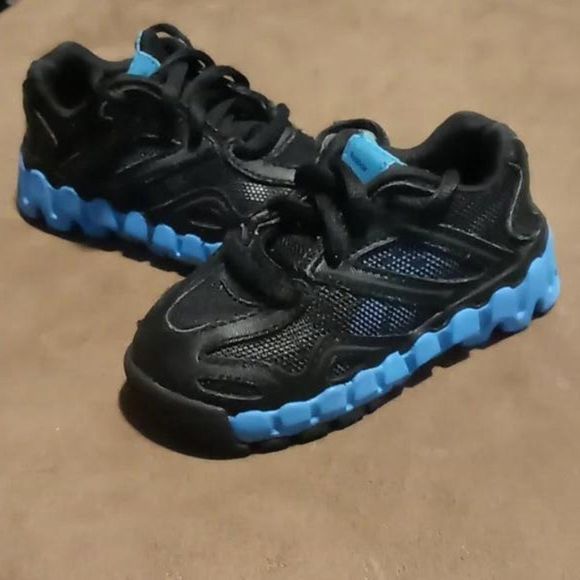 Reebok Other - Reebok sneakers - size 5 baby
